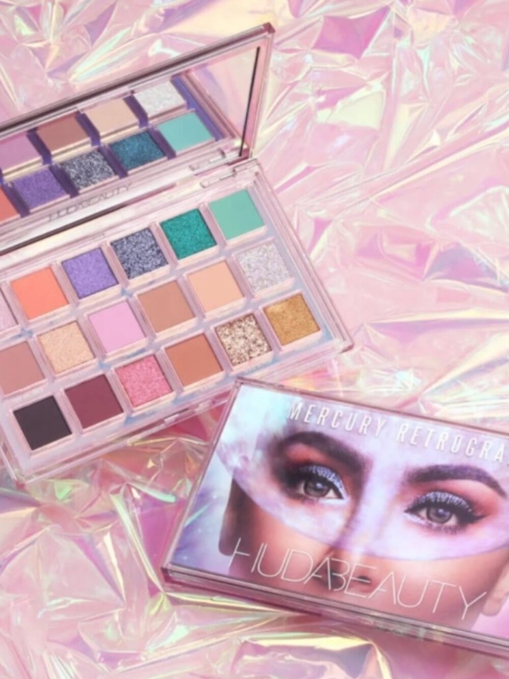HUDA BEAUTY 'Mercury Retrograde' Eyeshadow Palette - 18 shades